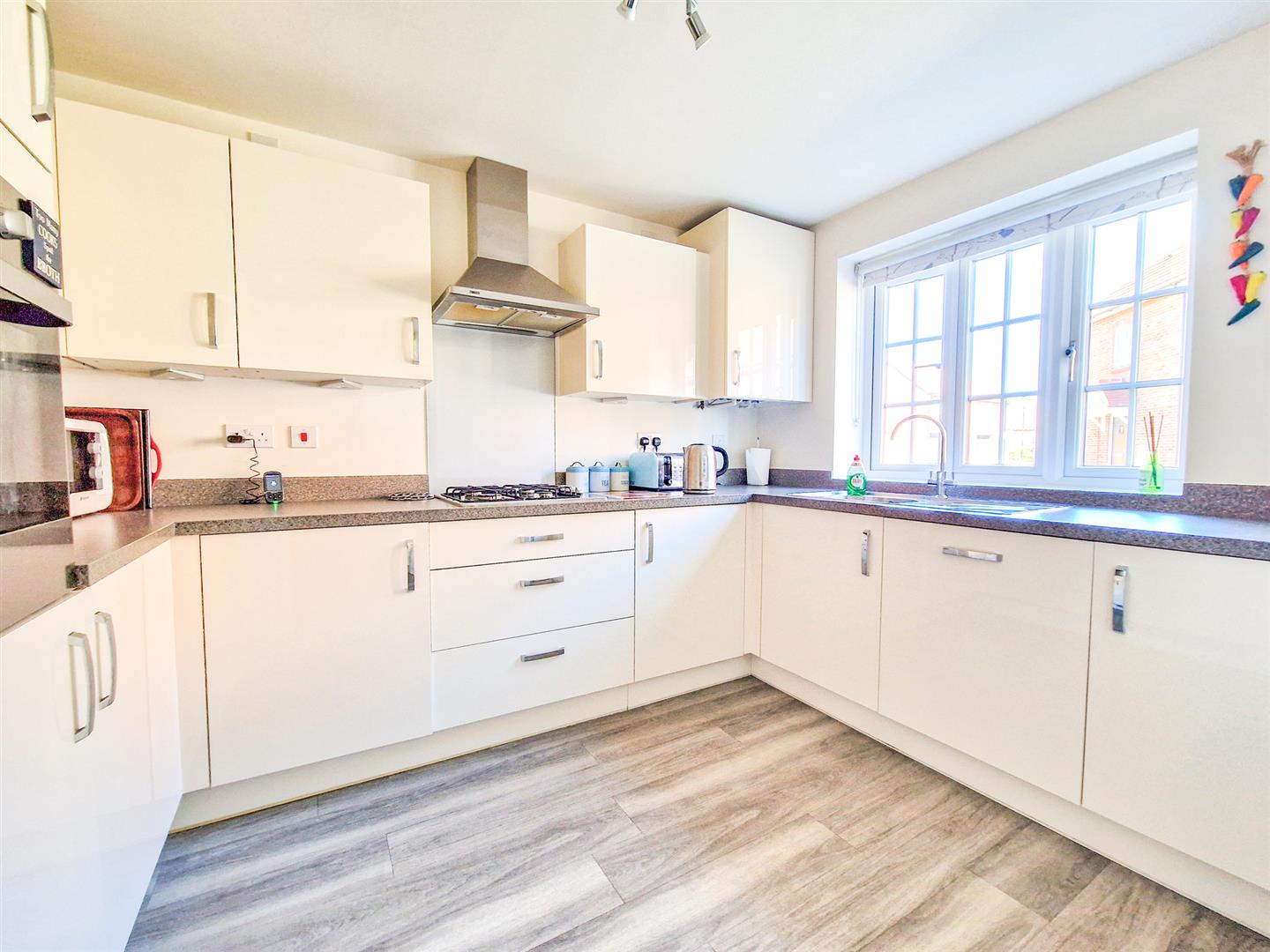 3 bed property in Hovingham Drive, Bedford